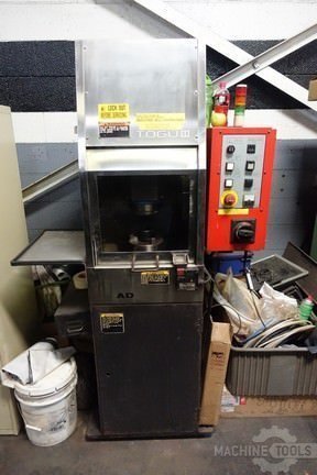 27580