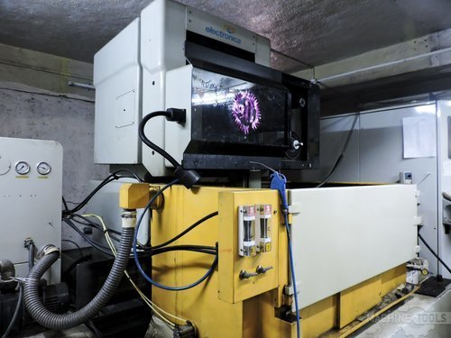 Left view for electronica ultracut s2 machine