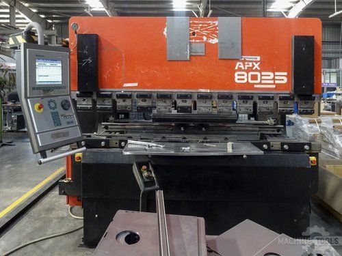 Front view of amada apx 8025 machine