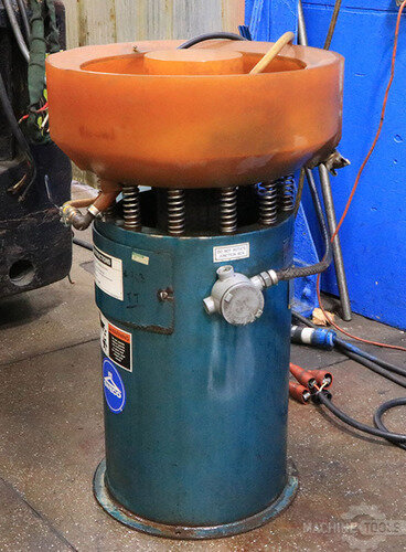 SWECO FM1.2C, 1996, 24" DIA. BOWL, 1/3 H.P. MOTOR Machines de finition ...
